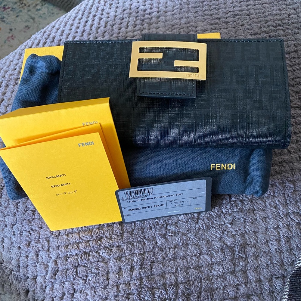 FENDI CONTINENTAL WALLET